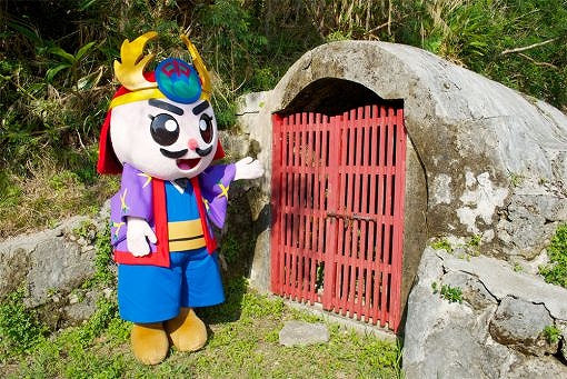 津覇の龕屋(ガンヤー)