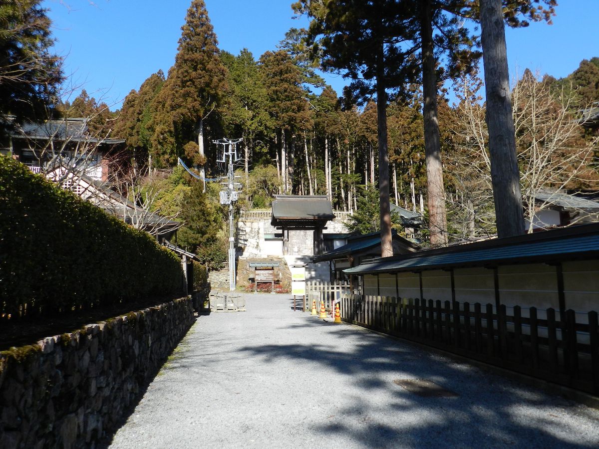 大徳院（だいとくいん）徳川家霊台