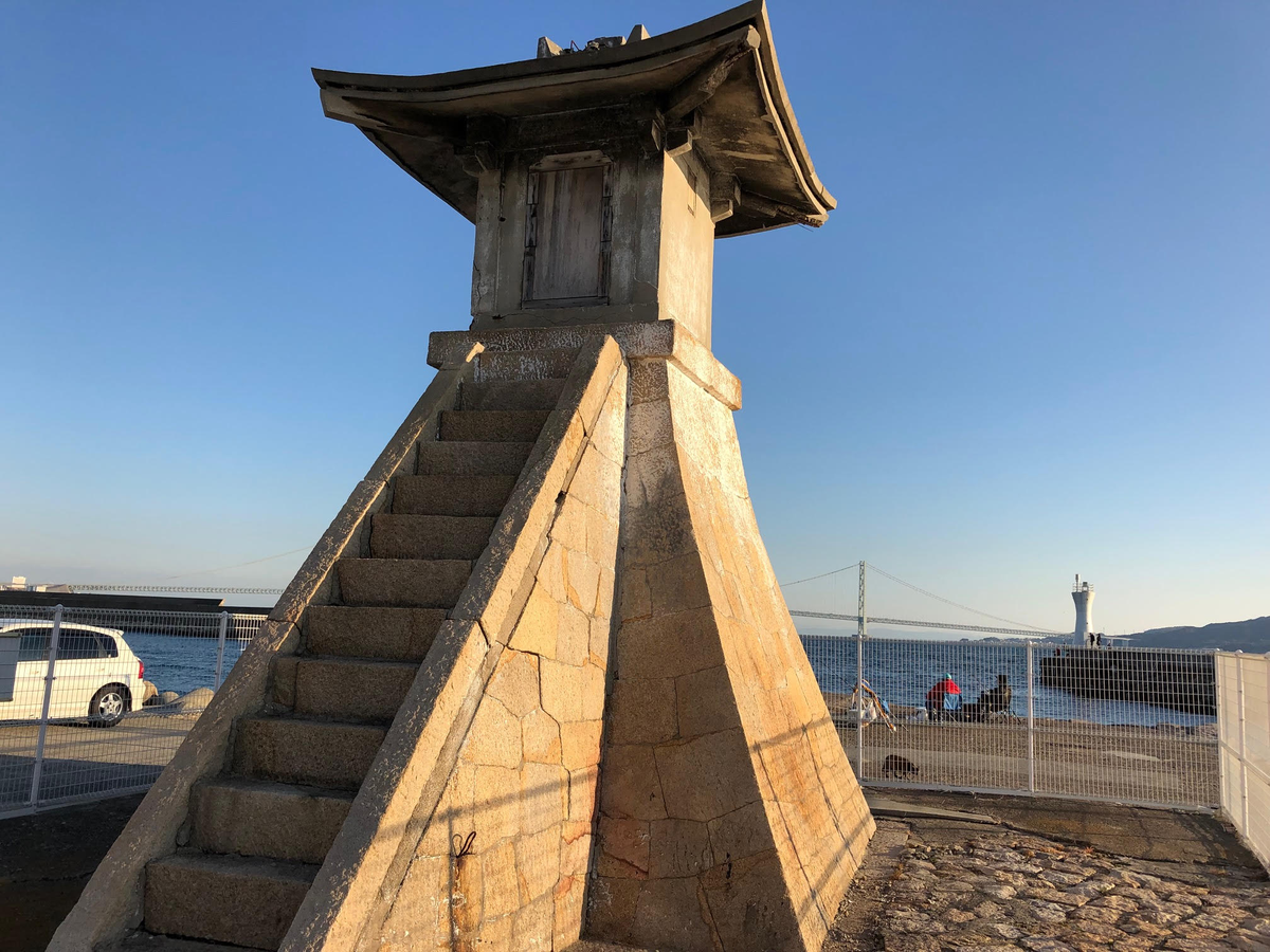 旧波門崎燈籠堂(きゅうはとさきとうろうどう)