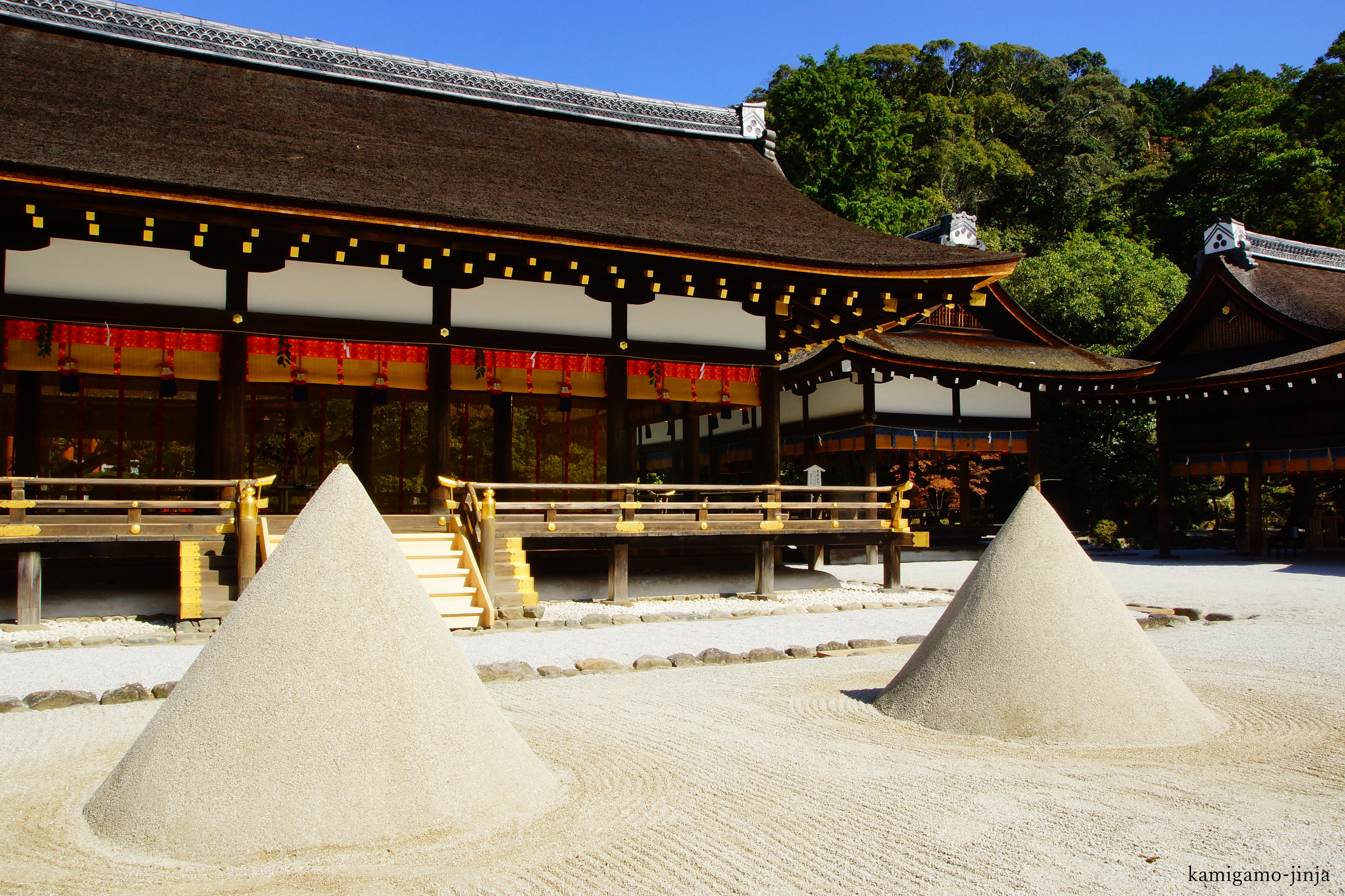Kamigamo-jinja Shrine (Kamo Wakeikazuchi-jinja Shrine)'s image 1