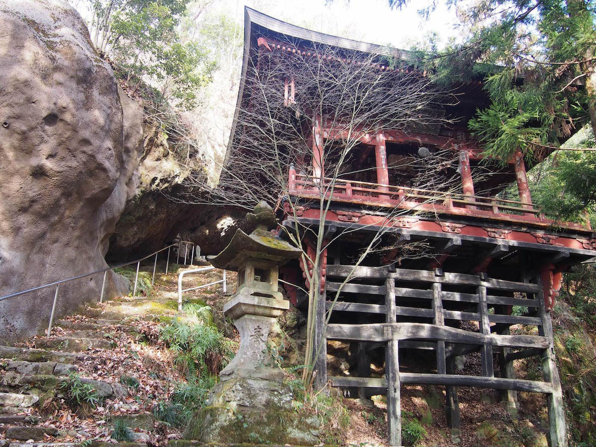 円融寺岩井堂 えんゆうじいわいどう