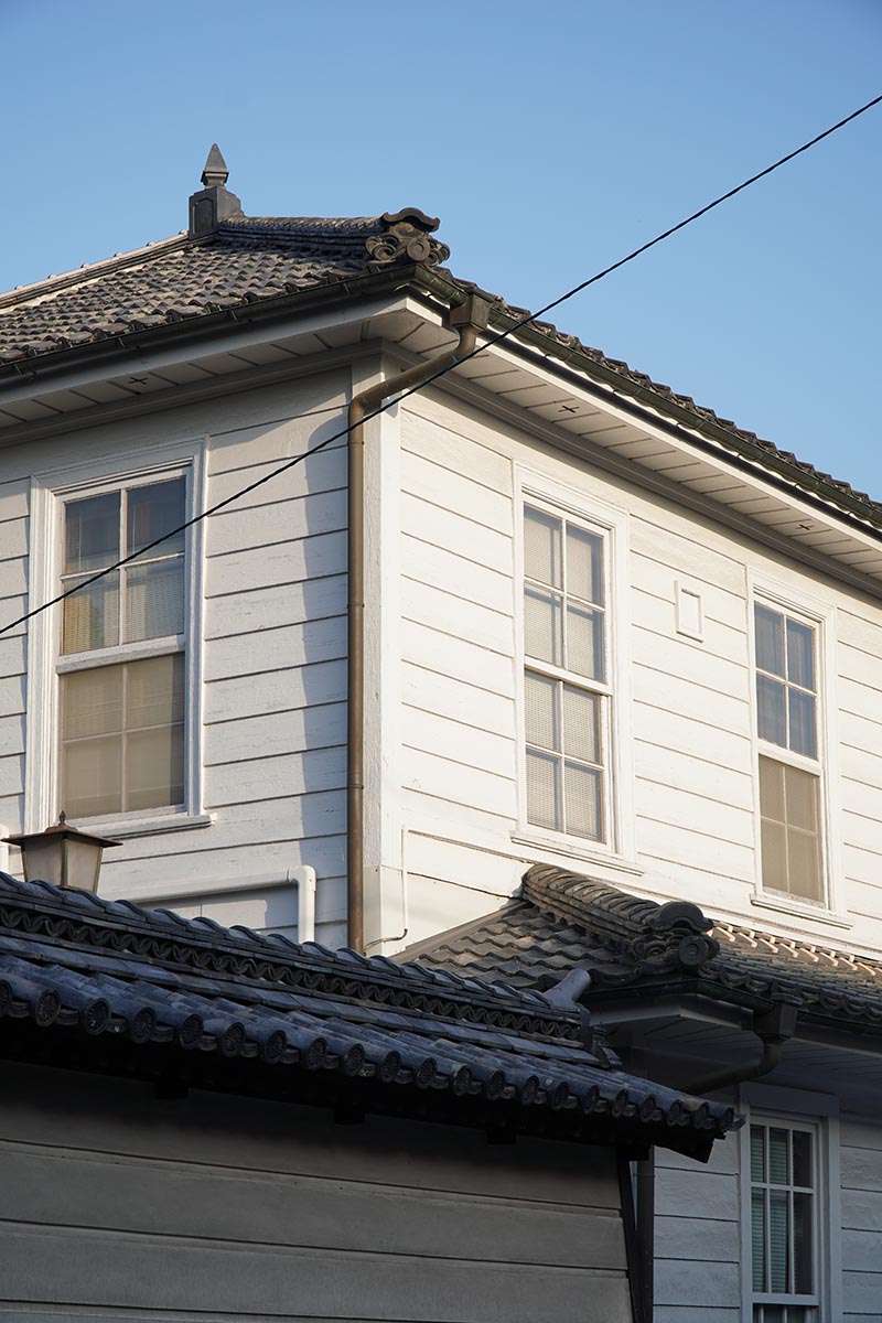 本町通り、三楽会館/Honmachi-dori Street, Sanraku Kaikan