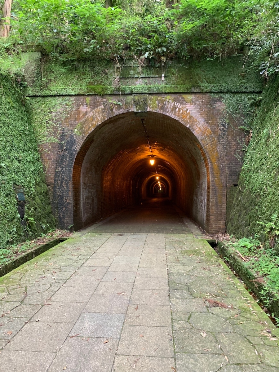 宇津ノ谷隧道(明治のトンネル)