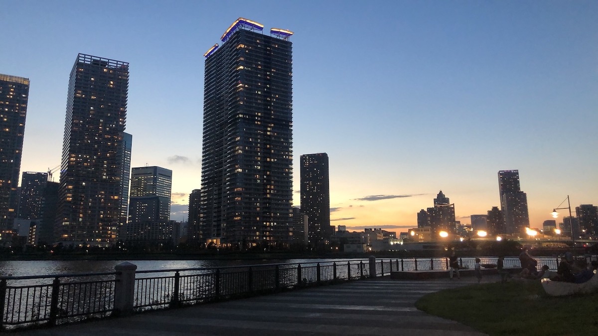 Harumibashi Park at night in Toyosu