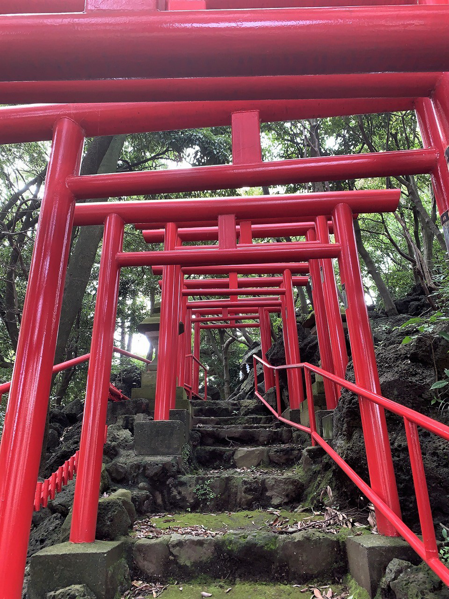 割狐塚稲荷神社（わりこづかいなりじんじゃ）
