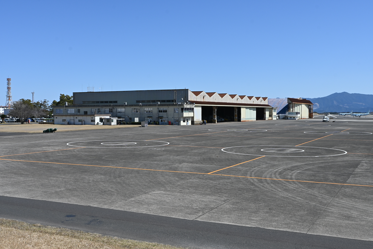 第二飛行機格納庫