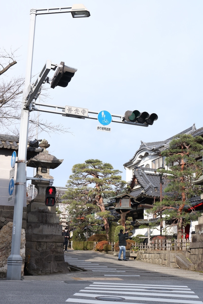 善光寺の信号(二天門跡)