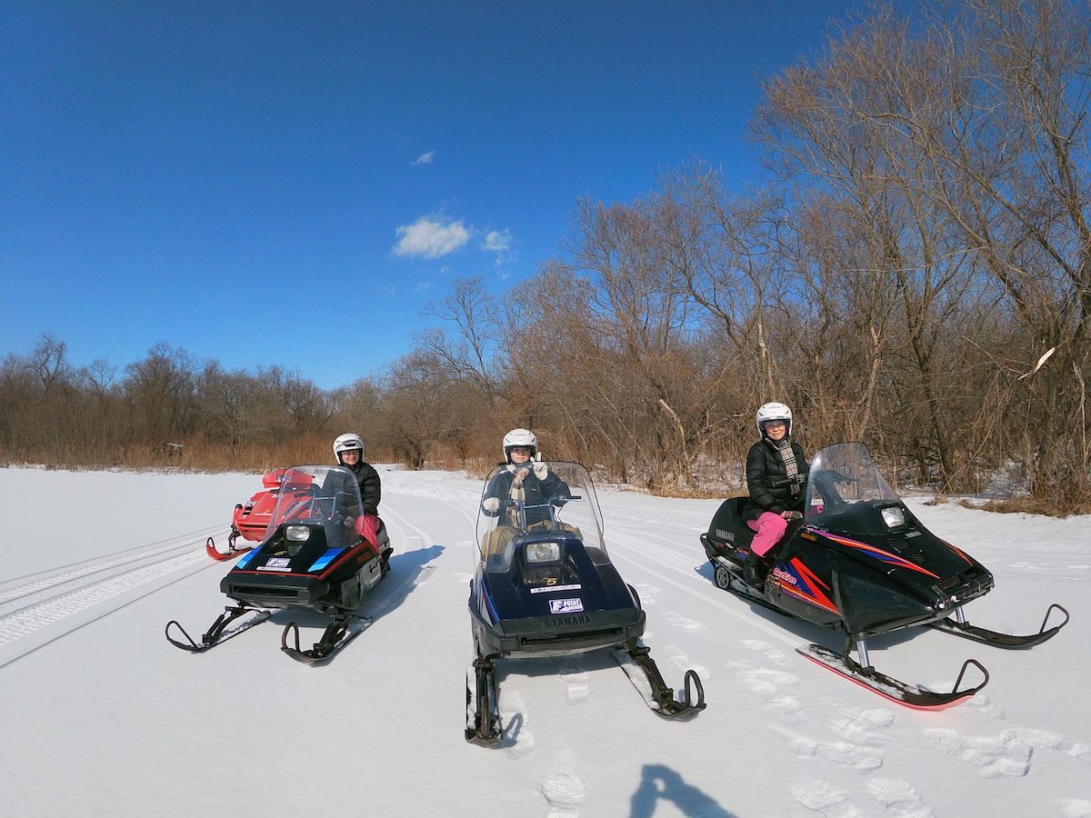 スノーモービル