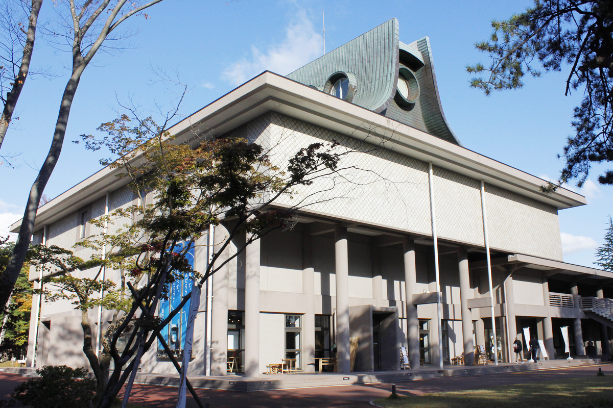 あきた芸術劇場ミルハス・秋田市文化創造館