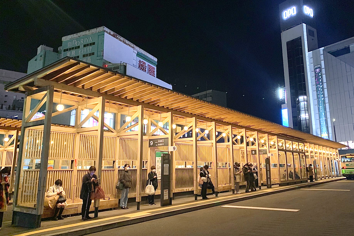 秋田駅西口バスターミナル