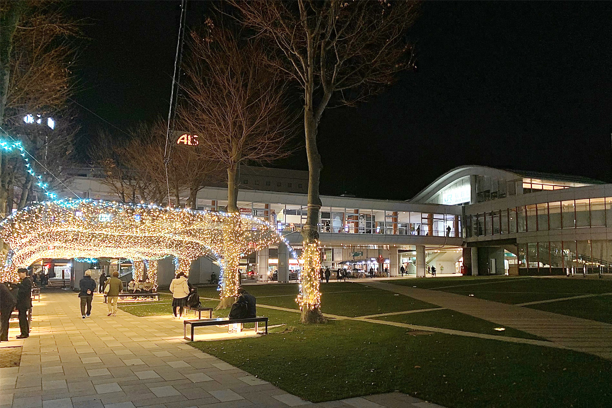JR秋田駅西口駅前広場
