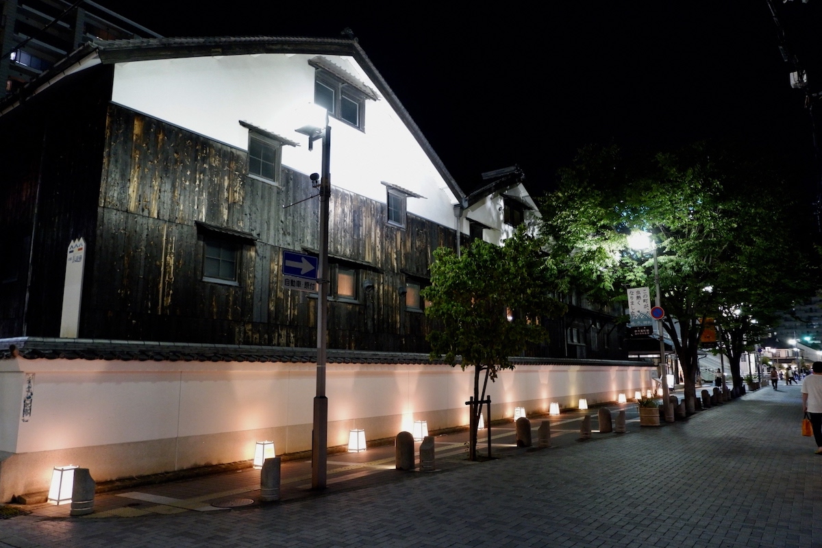 Itami Sakagura-dori Street