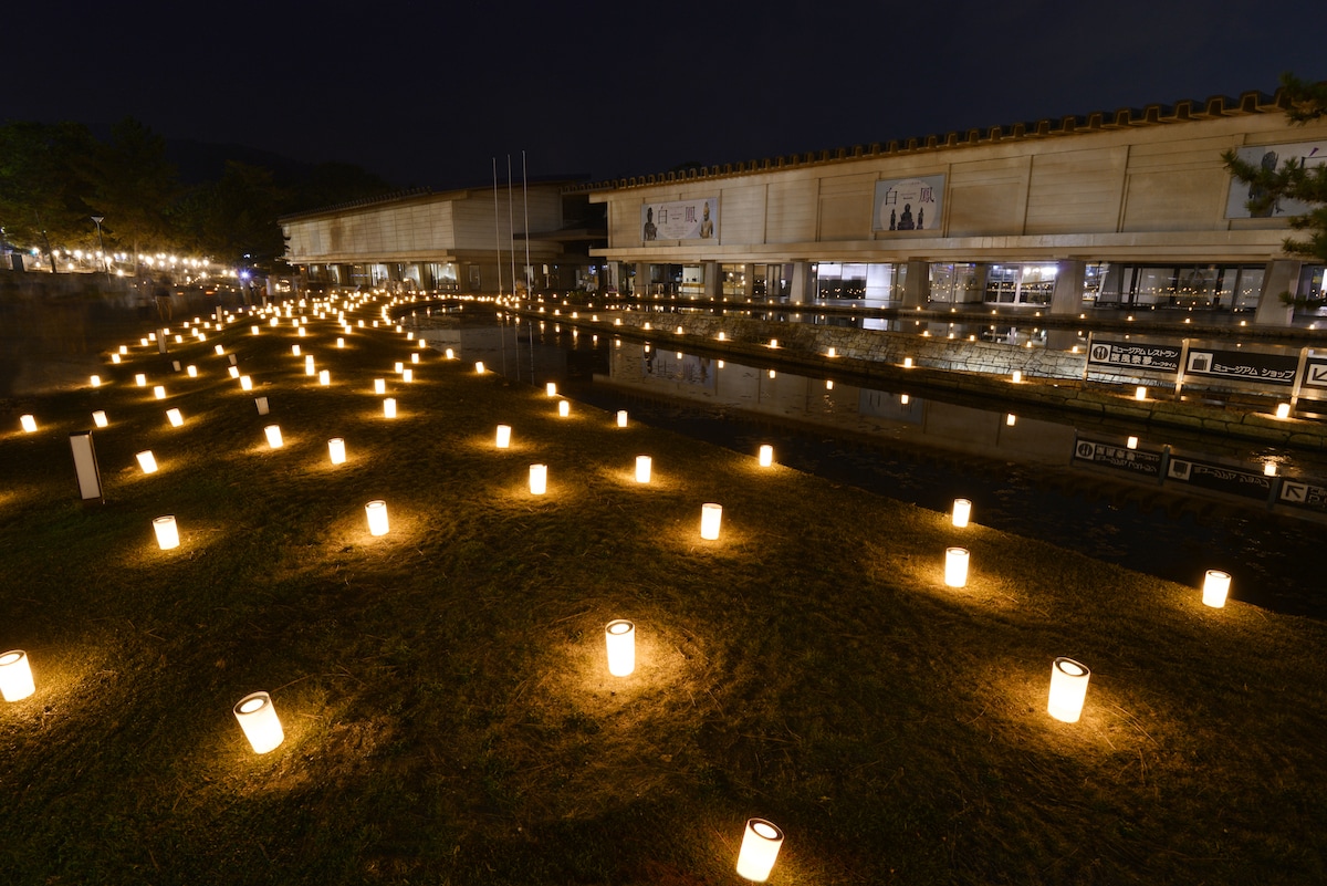 奈良国立博物館前会場