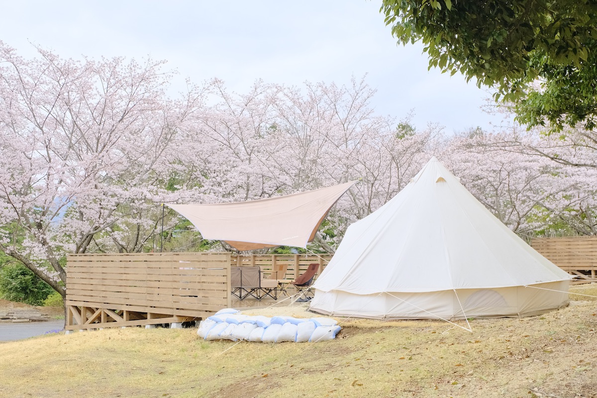 キャンプ&リゾート花やさと山(グランピングエリア)