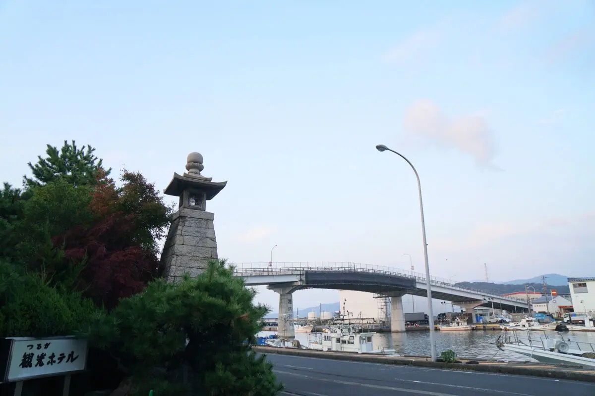 Takatoro Tall Stone Lantern at Suzaki's image 3