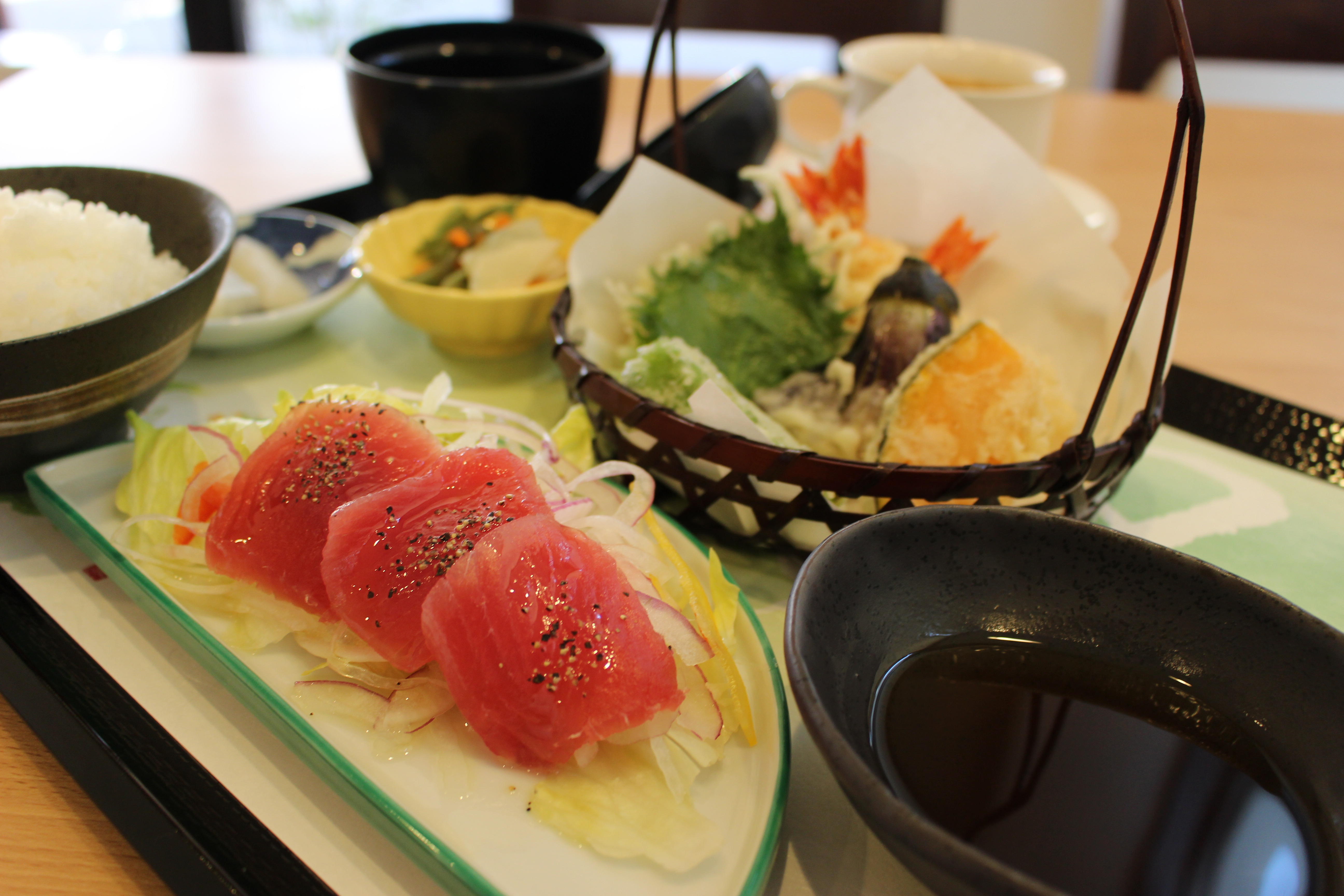 まぐろ本舗　和食いろは