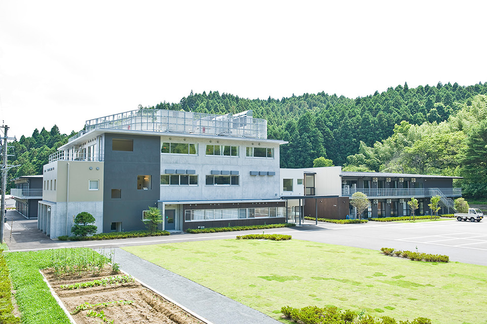 養護老人ホーム「万生園」