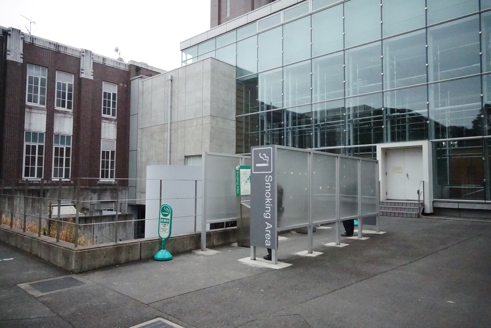 最寄りの喫煙所