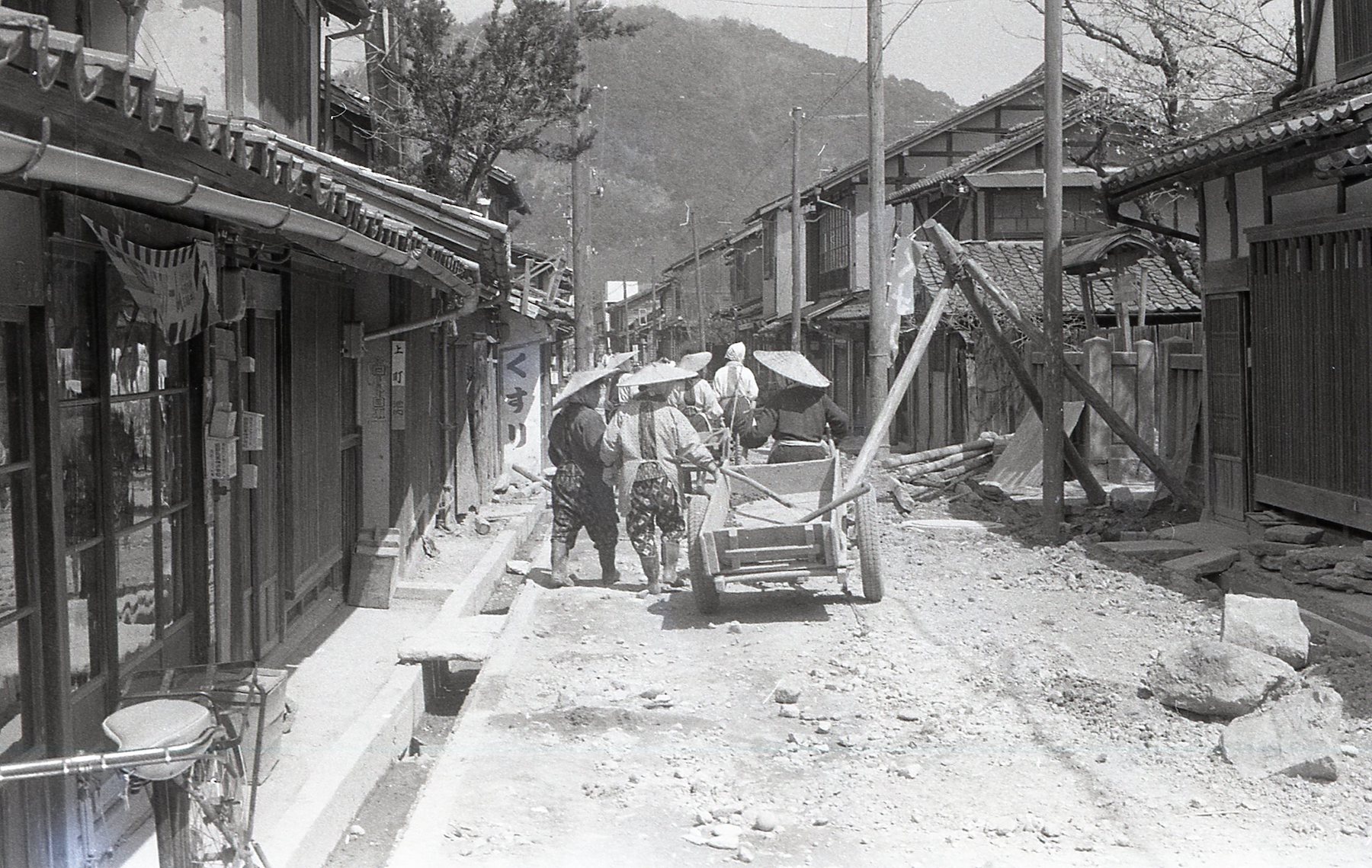 上町の道路舗装工事's image 1