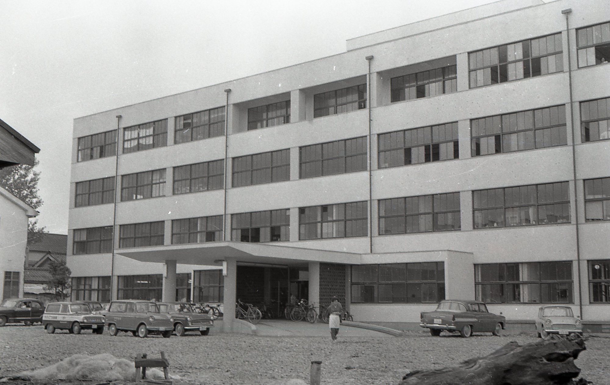 改築完成した鳥取市立病院の外観's image 1