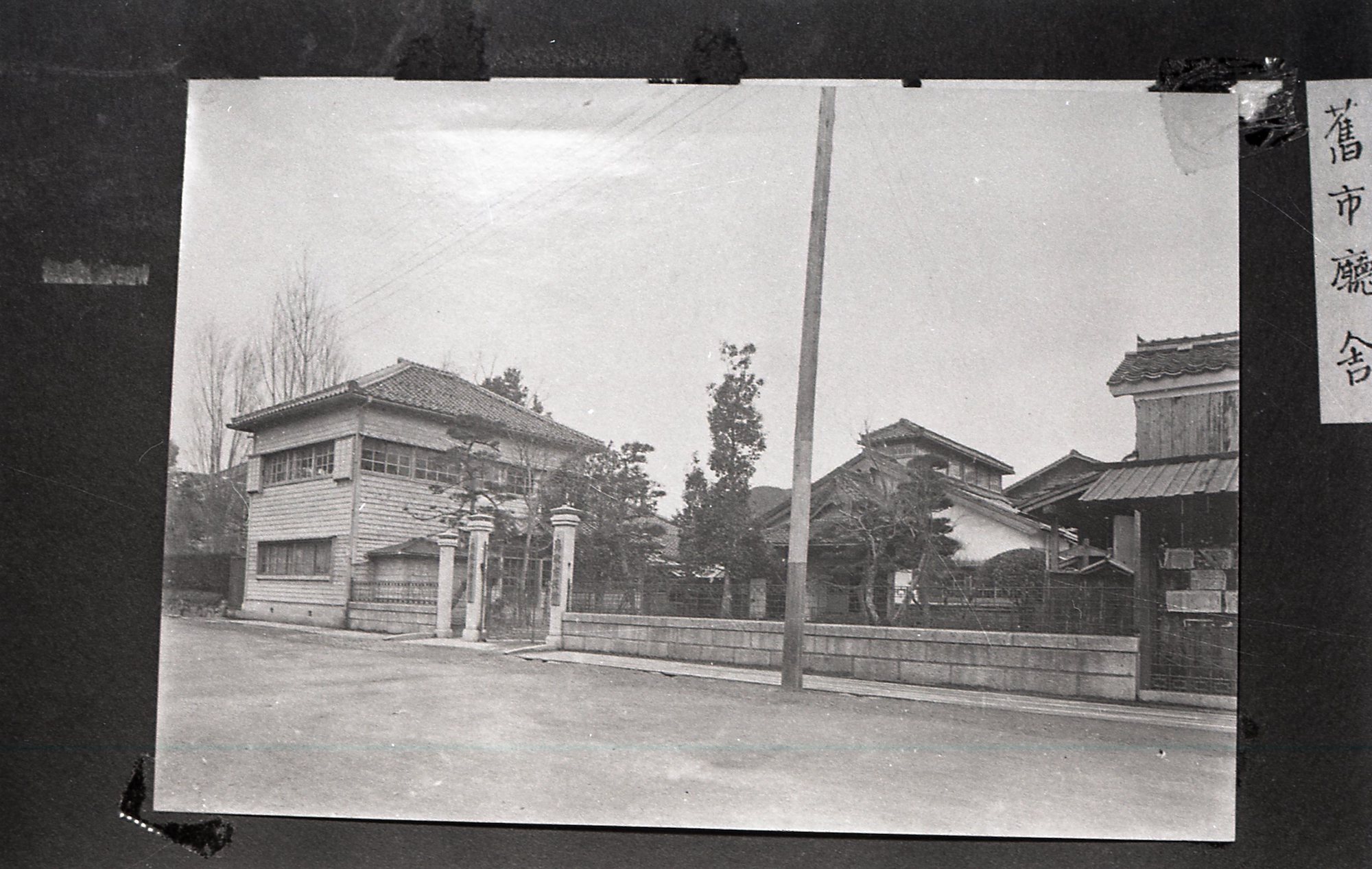 老朽化した鳥取市庁 / 市政当初の市庁舎の古写真 / 新市庁舎の外観's image 2